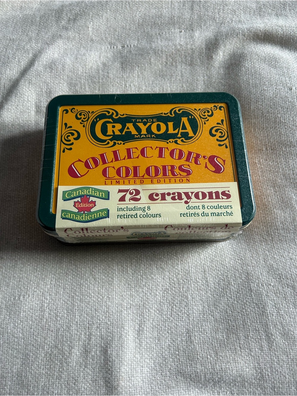 Crayola collector crayon set